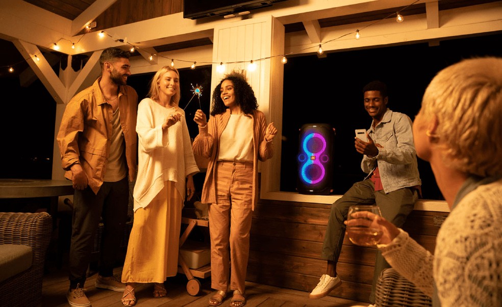JBL PartyBox 110 tem preço elevado em relação aos concorrentes — Foto: Divulgação/JBL